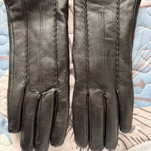 Elegant Genuine Leather Gloves - Black